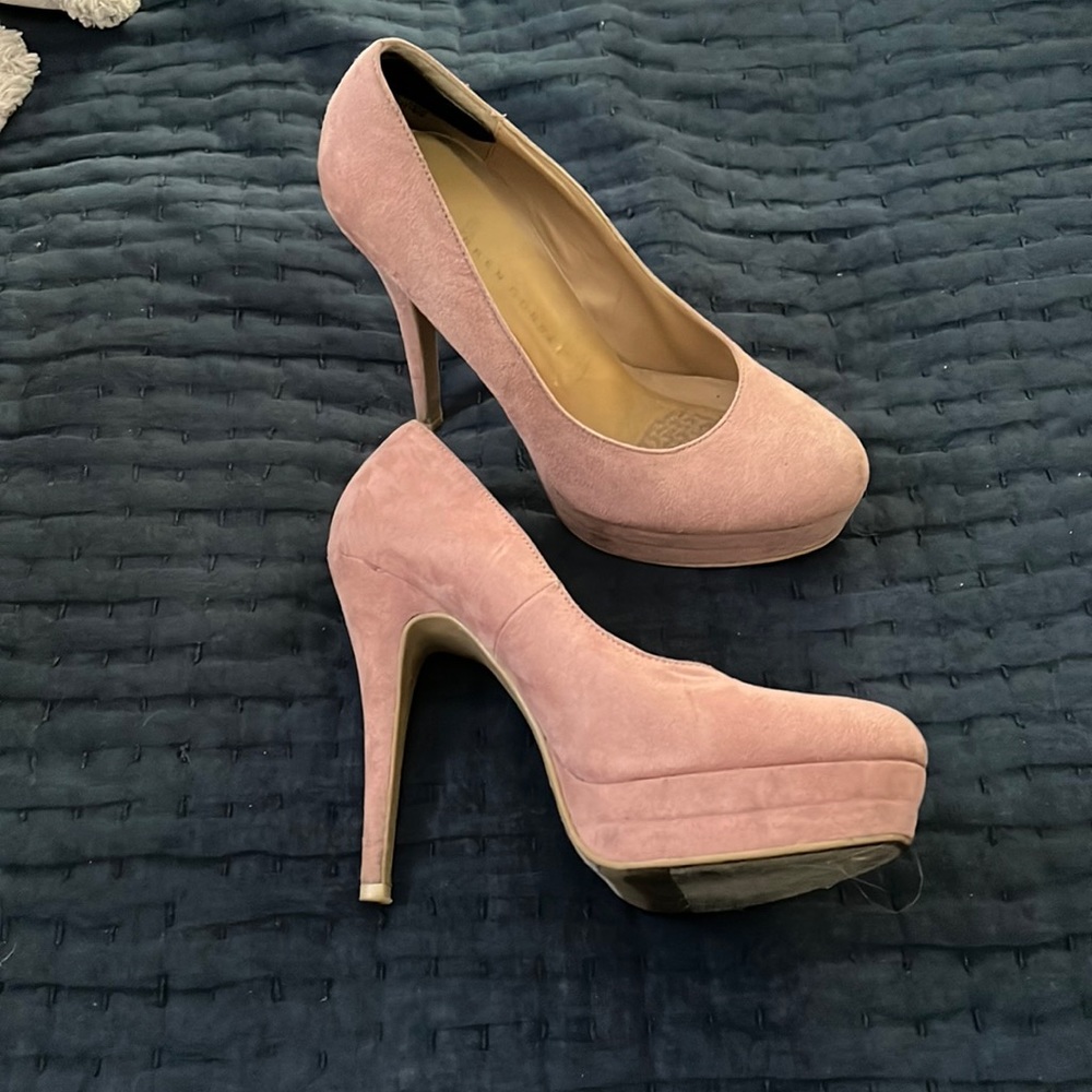 Lauren Conrad pumps